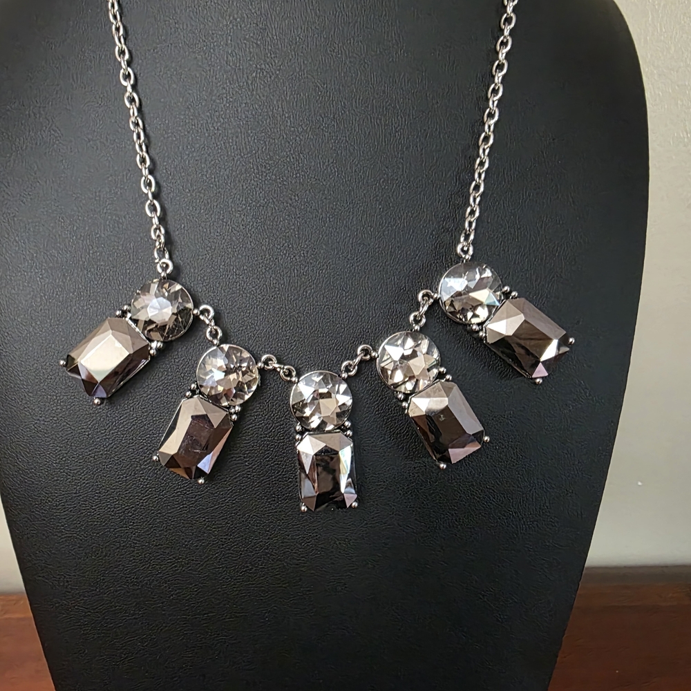 Elegant Champagne And Black Rhinestone Necklace. Silver-tone Chain.